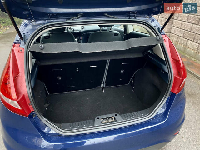 Синій Форд Фієста, об'ємом двигуна 1.4 л та пробігом 176 тис. км за 4600 $, фото 13 на Automoto.ua