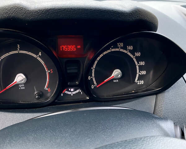 Синій Форд Фієста, об'ємом двигуна 1.4 л та пробігом 175 тис. км за 4700 $, фото 24 на Automoto.ua