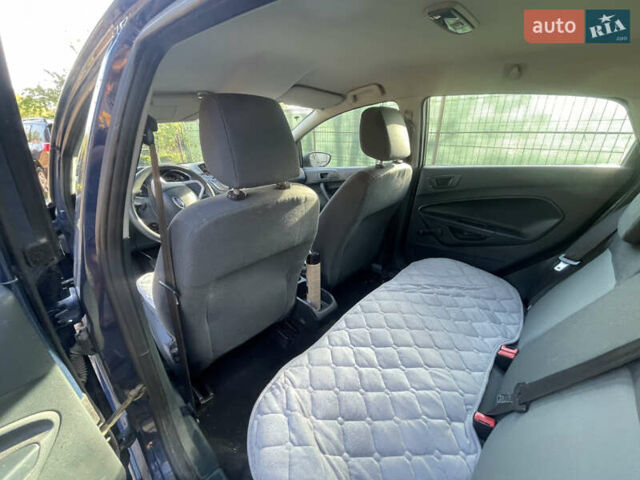 Синий Форд Фиеста, объемом двигателя 1.24 л и пробегом 133 тыс. км за 5900 $, фото 5 на Automoto.ua