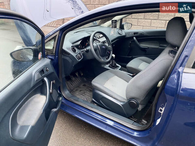 Синій Форд Фієста, об'ємом двигуна 1.4 л та пробігом 176 тис. км за 4600 $, фото 12 на Automoto.ua