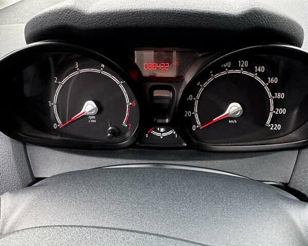 Синий Форд Фиеста, объемом двигателя 1.39 л и пробегом 88 тыс. км за 7200 $, фото 17 на Automoto.ua