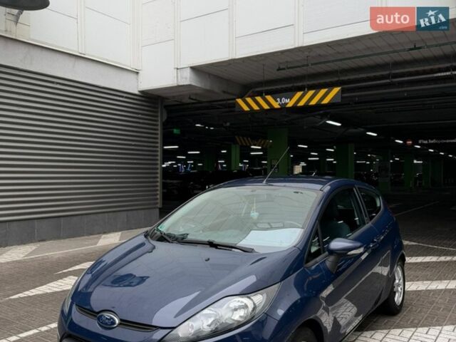Синий Форд Фиеста, объемом двигателя 1.24 л и пробегом 149 тыс. км за 6300 $, фото 1 на Automoto.ua