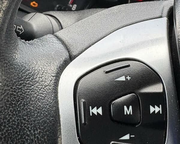 Форд Фиеста 2012 в Киеве на Automoto.ua Синий Форд Фиеста, объемом двигателя 1.2 л и пробегом 215 тыс. км за 5400 $, фото 6 на Automoto.ua