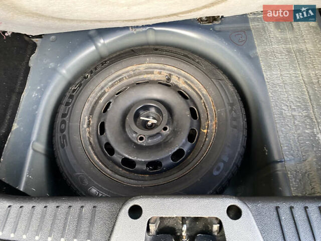 Синій Форд Фієста, об'ємом двигуна 1.4 л та пробігом 175 тис. км за 4700 $, фото 12 на Automoto.ua