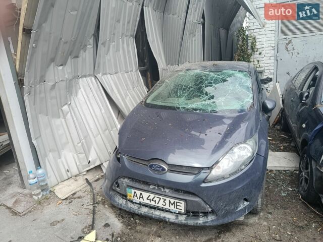 Синій Форд Фієста, об'ємом двигуна 1.25 л та пробігом 160 тис. км за 2000 $, фото 1 на Automoto.ua