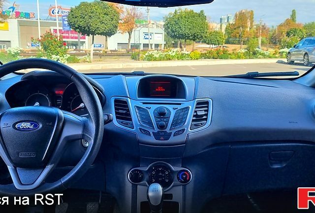 Синій Форд Фієста, об'ємом двигуна 1.4 л та пробігом 132 тис. км за 4999 $, фото 5 на Automoto.ua