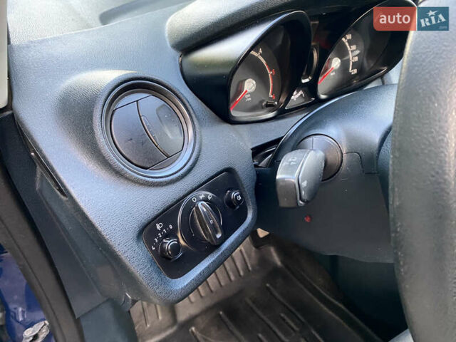 Синій Форд Фієста, об'ємом двигуна 1.4 л та пробігом 175 тис. км за 4700 $, фото 16 на Automoto.ua