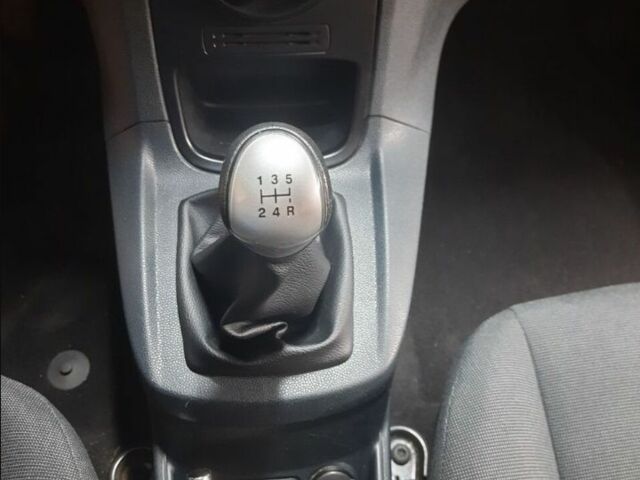 Синий Форд Фиеста, объемом двигателя 0 л и пробегом 28 тыс. км за 6200 $, фото 5 на Automoto.ua