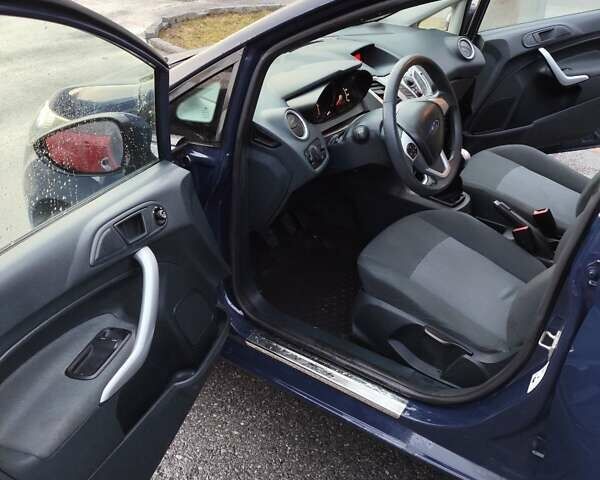 Синий Форд Фиеста, объемом двигателя 1.2 л и пробегом 117 тыс. км за 5629 $, фото 18 на Automoto.ua