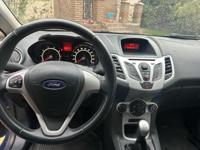 Синій Форд Фієста, об'ємом двигуна 1.2 л та пробігом 127 тис. км за 5300 $, фото 5 на Automoto.ua