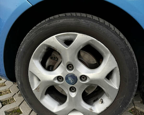 Синий Форд Фиеста, объемом двигателя 1.39 л и пробегом 88 тыс. км за 7200 $, фото 9 на Automoto.ua