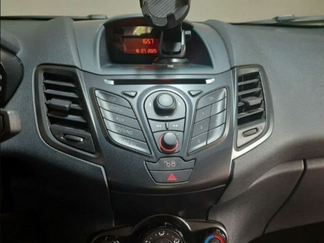 Синий Форд Фиеста, объемом двигателя 0 л и пробегом 28 тыс. км за 6200 $, фото 8 на Automoto.ua