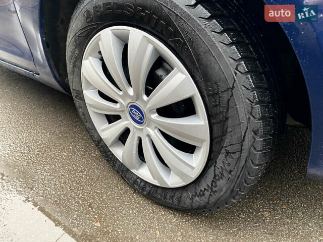 Синій Форд Фієста, об'ємом двигуна 1.4 л та пробігом 176 тис. км за 4600 $, фото 9 на Automoto.ua