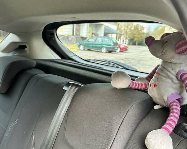 Форд Фиеста 2013 в Кривом Роге на Automoto.ua Синий Форд Фиеста, объемом двигателя 1.6 л и пробегом 75 тыс. км за 8500 $, фото 12 на Automoto.ua