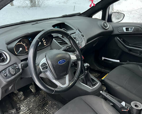Синій Форд Фієста, об'ємом двигуна 1.24 л та пробігом 40 тис. км за 5600 $, фото 8 на Automoto.ua