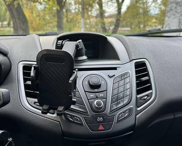 Форд Фиеста 2013 в Кривом Роге на Automoto.ua Синий Форд Фиеста, объемом двигателя 1.6 л и пробегом 75 тыс. км за 8500 $, фото 15 на Automoto.ua