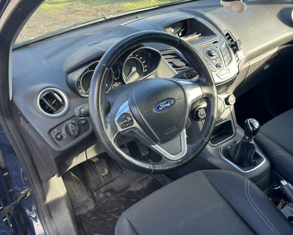 Синий Форд Фиеста, объемом двигателя 1 л и пробегом 108 тыс. км за 5999 $, фото 6 на Automoto.ua