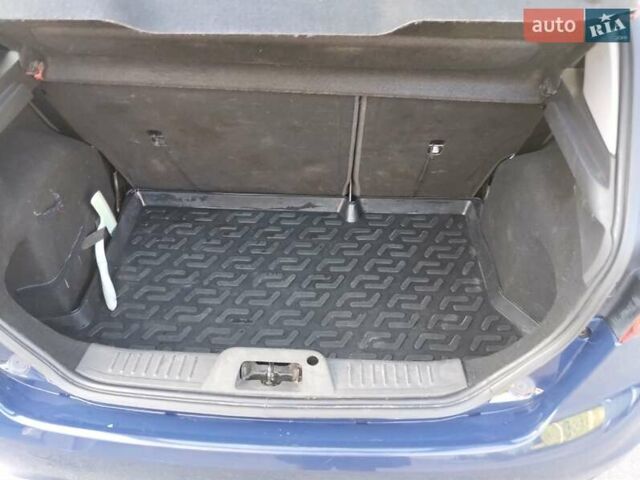 Синій Форд Фієста, об'ємом двигуна 1 л та пробігом 113 тис. км за 6900 $, фото 4 на Automoto.ua