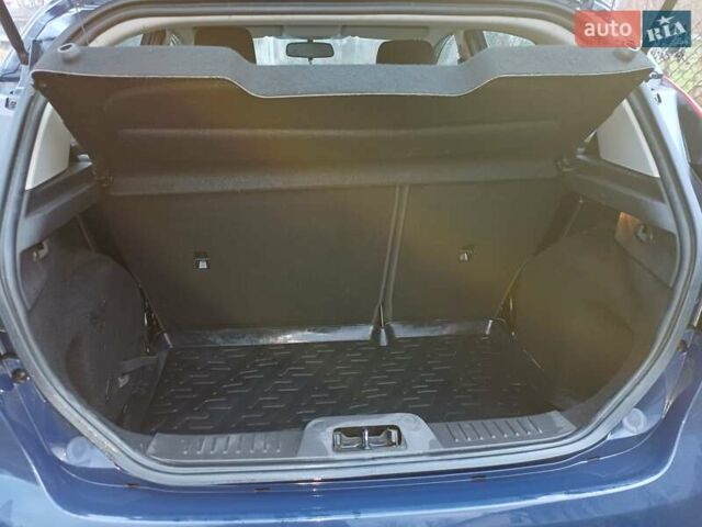 Синий Форд Фиеста, объемом двигателя 1 л и пробегом 152 тыс. км за 4900 $, фото 6 на Automoto.ua