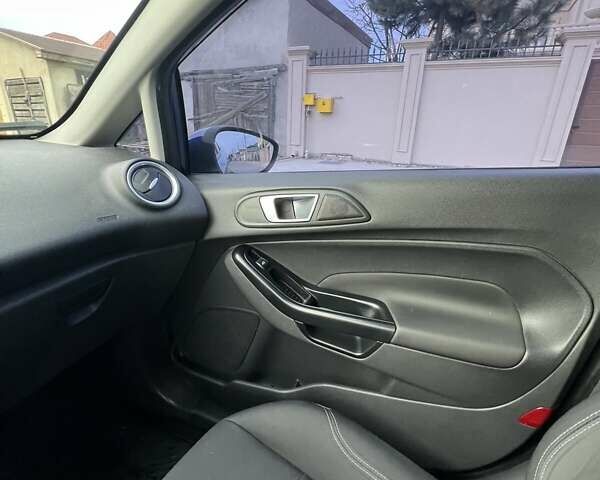 Синій Форд Фієста, об'ємом двигуна 1 л та пробігом 59 тис. км за 7700 $, фото 13 на Automoto.ua