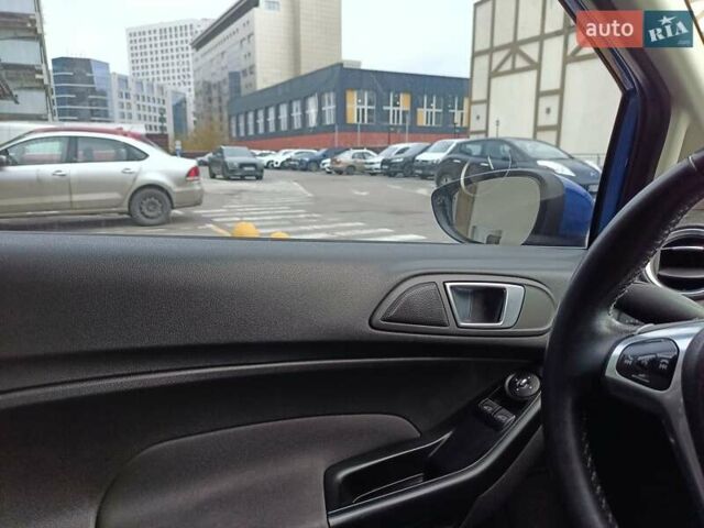 Синий Форд Фиеста, объемом двигателя 1 л и пробегом 153 тыс. км за 6499 $, фото 3 на Automoto.ua