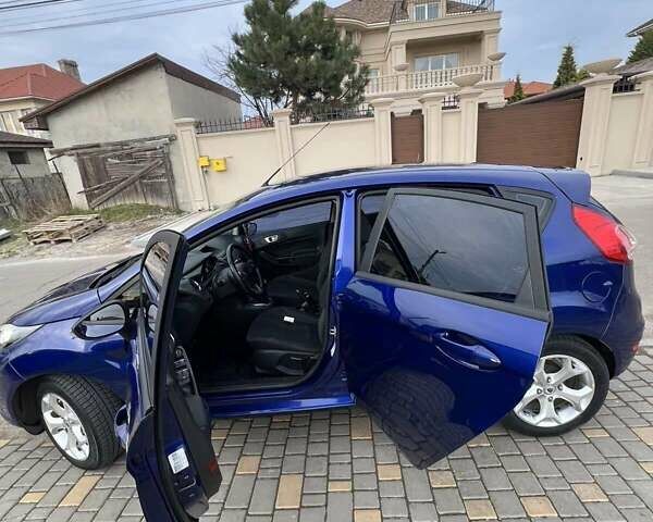 Синій Форд Фієста, об'ємом двигуна 1 л та пробігом 59 тис. км за 7700 $, фото 12 на Automoto.ua
