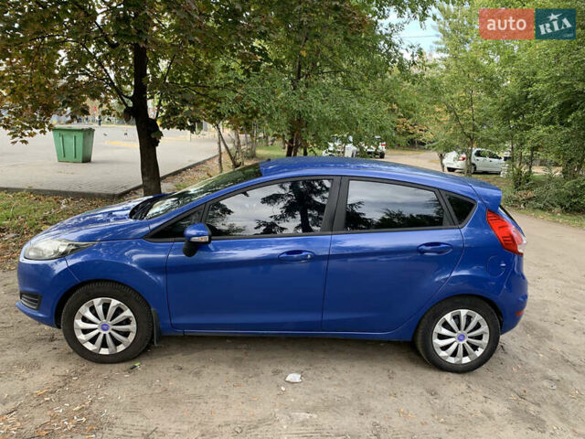 Синій Форд Фієста, об'ємом двигуна 1 л та пробігом 121 тис. км за 5600 $, фото 1 на Automoto.ua