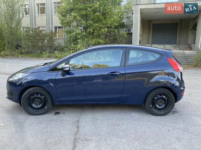 Синий Форд Фиеста, объемом двигателя 1 л и пробегом 145 тыс. км за 5300 $, фото 3 на Automoto.ua