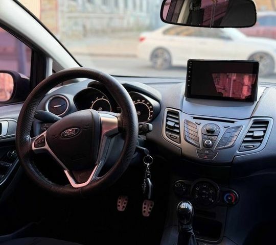Синій Форд Фієста, об'ємом двигуна 1 л та пробігом 109 тис. км за 5400 $, фото 7 на Automoto.ua