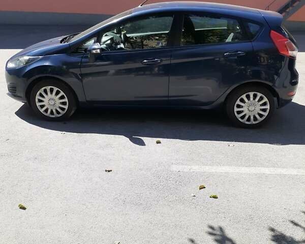 Синий Форд Фиеста, объемом двигателя 1.25 л и пробегом 140 тыс. км за 6000 $, фото 2 на Automoto.ua
