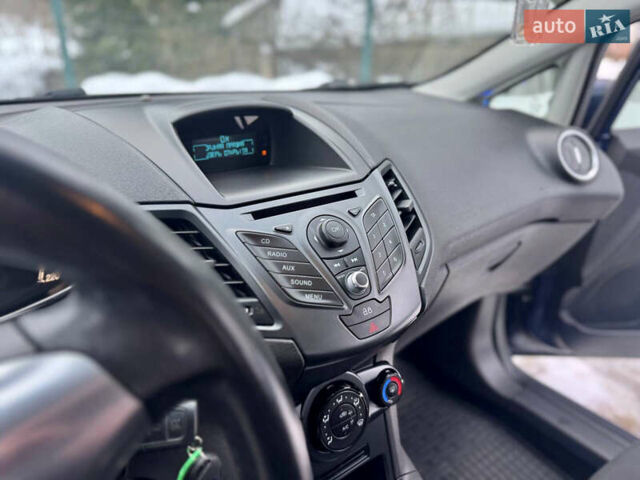 Синий Форд Фиеста, объемом двигателя 1 л и пробегом 68 тыс. км за 6350 $, фото 37 на Automoto.ua