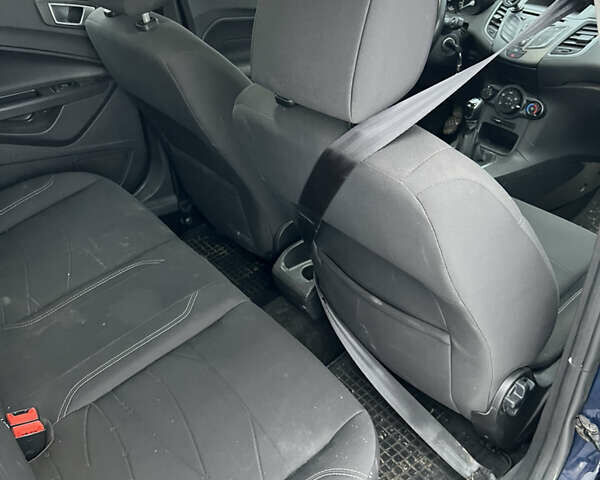 Синій Форд Фієста, об'ємом двигуна 1.24 л та пробігом 40 тис. км за 5600 $, фото 9 на Automoto.ua