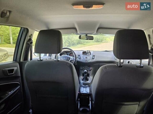Синий Форд Фиеста, объемом двигателя 1 л и пробегом 85 тыс. км за 7300 $, фото 9 на Automoto.ua