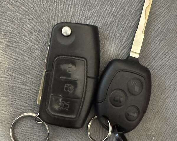 Синій Форд Фієста, об'ємом двигуна 1 л та пробігом 125 тис. км за 7500 $, фото 22 на Automoto.ua