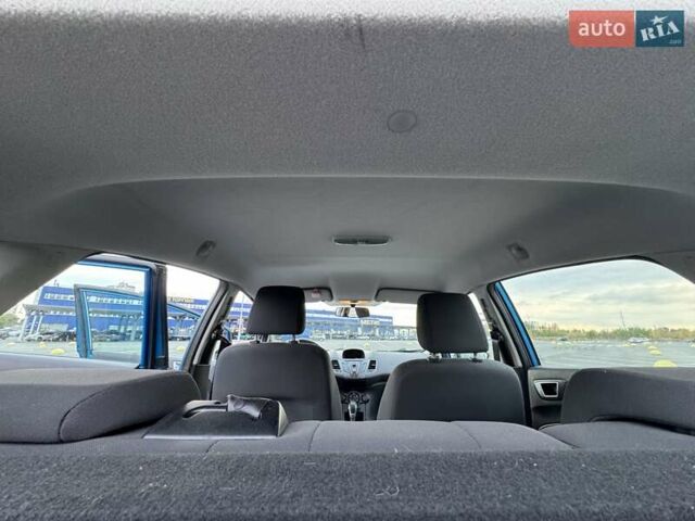 Синій Форд Фієста, об'ємом двигуна 1 л та пробігом 125 тис. км за 7500 $, фото 17 на Automoto.ua