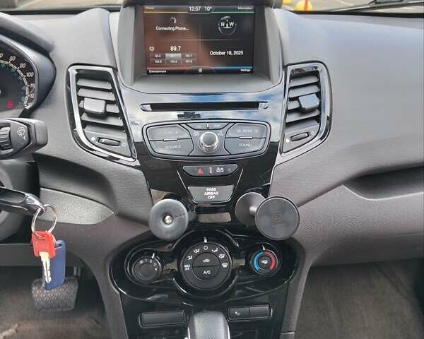 Синий Форд Фиеста, объемом двигателя 1.6 л и пробегом 170 тыс. км за 9900 $, фото 16 на Automoto.ua