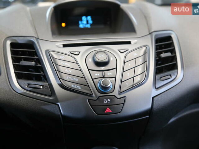 Синій Форд Фієста, об'ємом двигуна 1 л та пробігом 89 тис. км за 7900 $, фото 18 на Automoto.ua