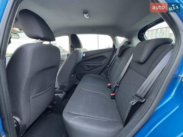 Синій Форд Фієста, об'ємом двигуна 1 л та пробігом 125 тис. км за 7500 $, фото 15 на Automoto.ua