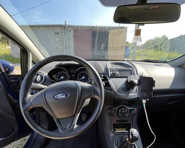 Синий Форд Фиеста, объемом двигателя 1.5 л и пробегом 298 тыс. км за 5800 $, фото 12 на Automoto.ua