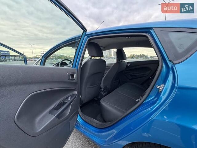Синій Форд Фієста, об'ємом двигуна 1 л та пробігом 125 тис. км за 7500 $, фото 13 на Automoto.ua
