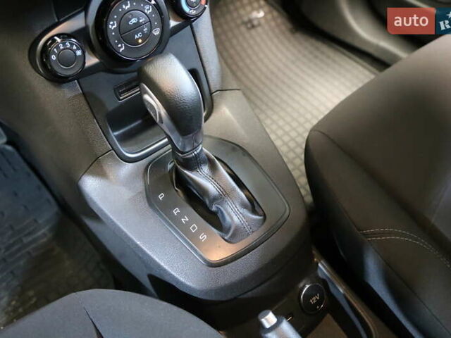 Синій Форд Фієста, об'ємом двигуна 1 л та пробігом 89 тис. км за 7900 $, фото 20 на Automoto.ua