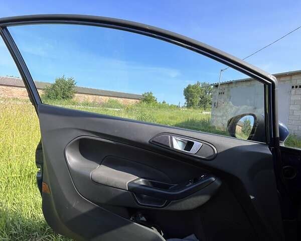 Синий Форд Фиеста, объемом двигателя 1.5 л и пробегом 298 тыс. км за 5800 $, фото 10 на Automoto.ua