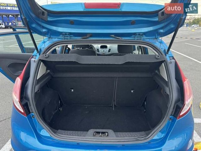 Синій Форд Фієста, об'ємом двигуна 1 л та пробігом 125 тис. км за 7500 $, фото 18 на Automoto.ua