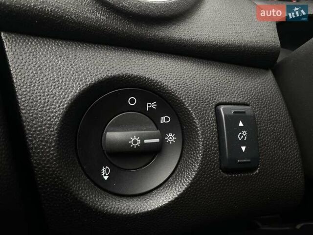 Синий Форд Фиеста, объемом двигателя 1.6 л и пробегом 109 тыс. км за 8350 $, фото 24 на Automoto.ua