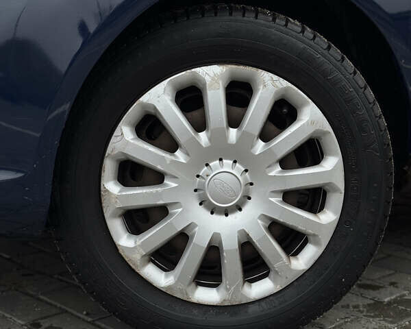 Синий Форд Фиеста, объемом двигателя 1 л и пробегом 190 тыс. км за 6600 $, фото 12 на Automoto.ua