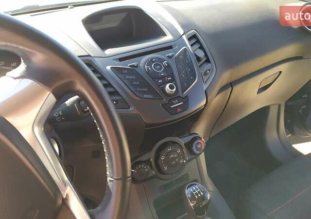 Синий Форд Фиеста, объемом двигателя 1 л и пробегом 37 тыс. км за 9100 $, фото 7 на Automoto.ua