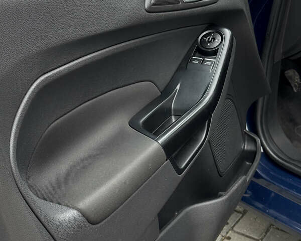 Синий Форд Фиеста, объемом двигателя 1 л и пробегом 190 тыс. км за 6600 $, фото 17 на Automoto.ua