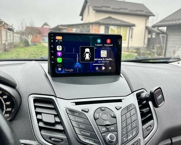 Синій Форд Фієста, об'ємом двигуна 1 л та пробігом 120 тис. км за 8500 $, фото 33 на Automoto.ua