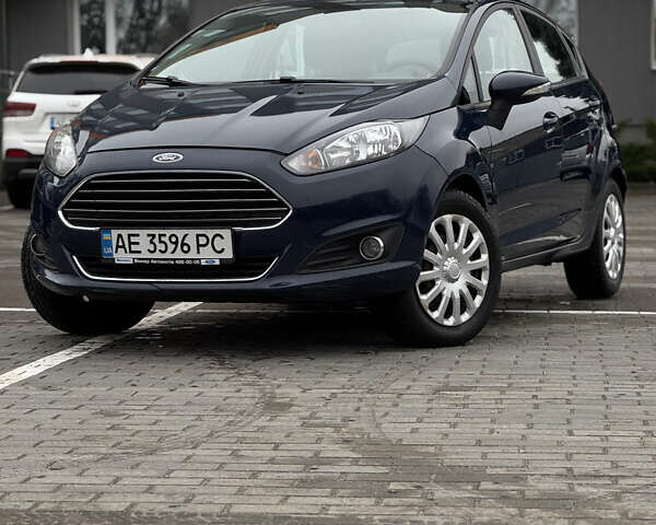 Синий Форд Фиеста, объемом двигателя 1 л и пробегом 190 тыс. км за 6600 $, фото 2 на Automoto.ua