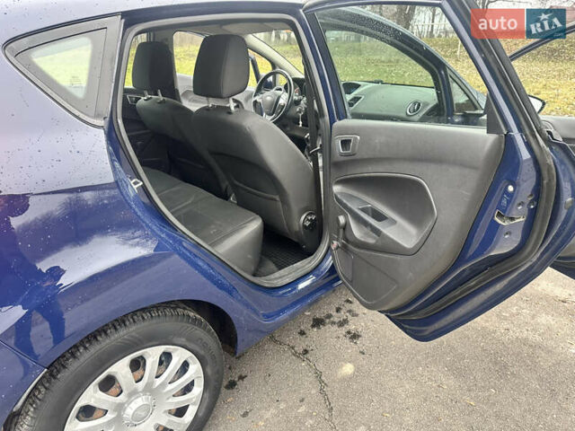 Синий Форд Фиеста, объемом двигателя 1.24 л и пробегом 134 тыс. км за 6500 $, фото 11 на Automoto.ua